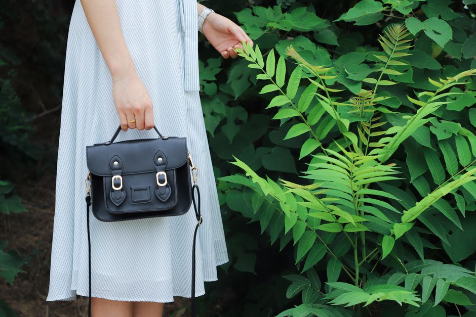 Belt And Bag Proportions: Belt and Bag Proportion Mistakes—and Better Outfit Ratios