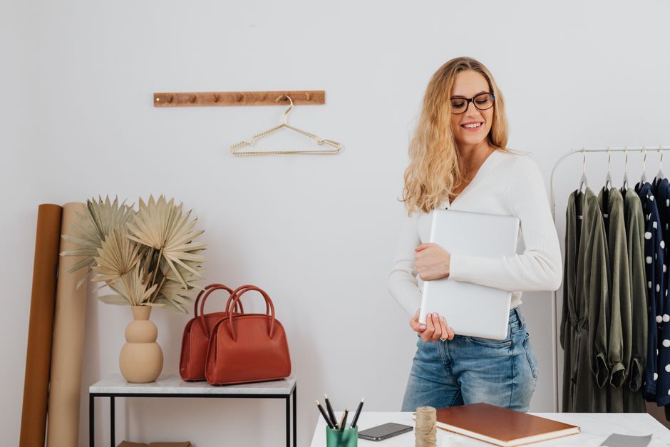 Capsule Wardrobe For Women Over 60: 7 Capsule Wardrobe Mistakes Women Over 60 Make (And How to Fix Them)
